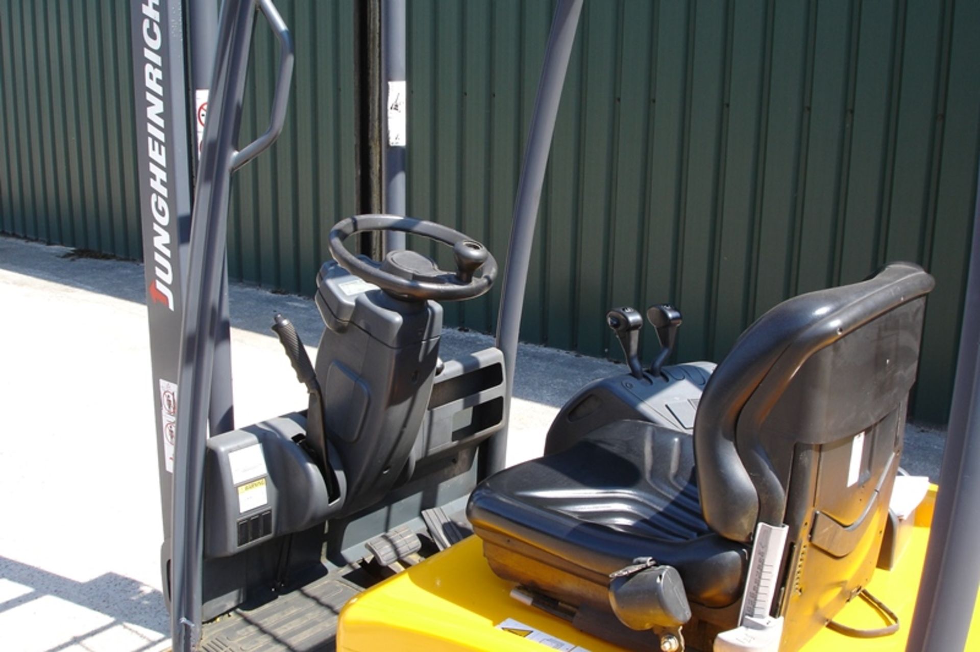 Jungheinrich 1.5 ton Forklift - Image 6 of 7