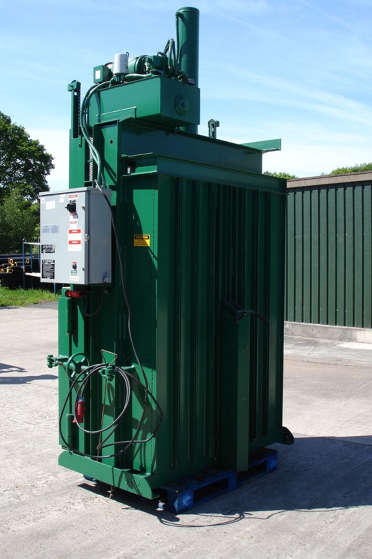 Loadking Mill Size Hydraulic Baler - Image 5 of 7