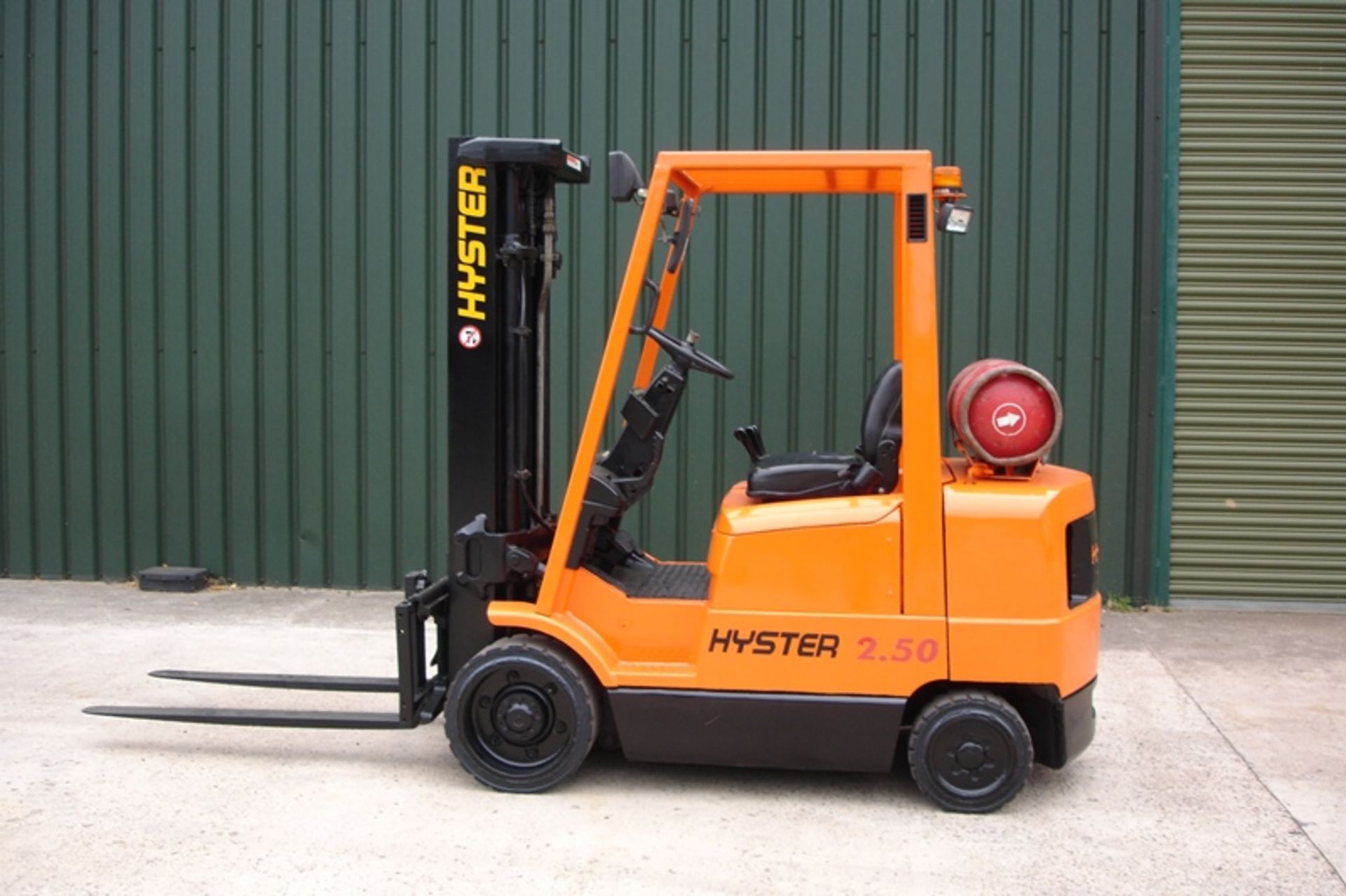 Hyster 2.5 Ton Compact Forklift