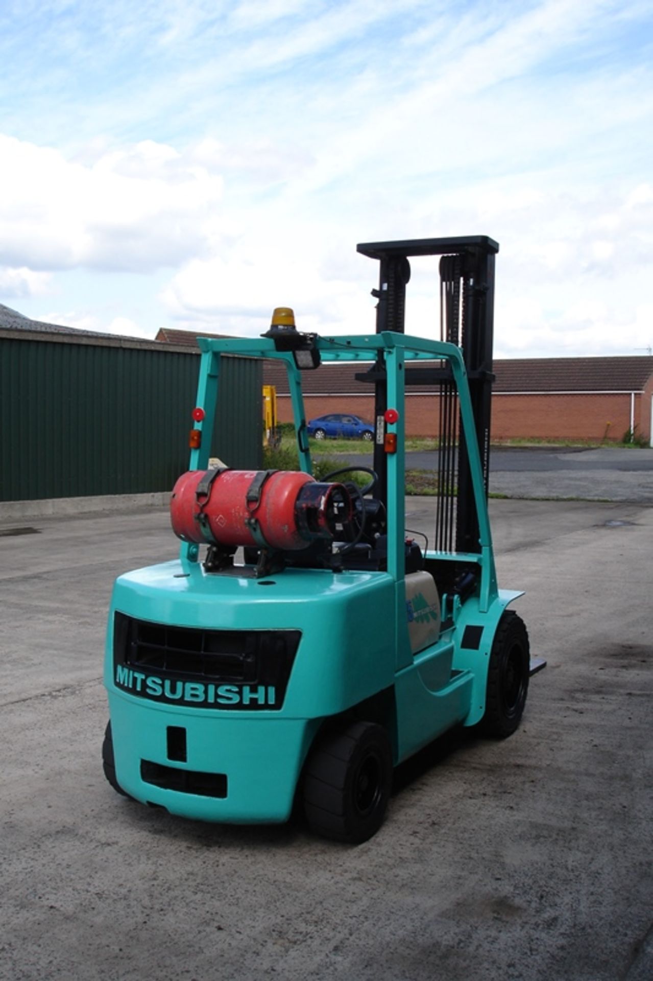 Mitsubishi 3.5 ton forklift - Image 3 of 5