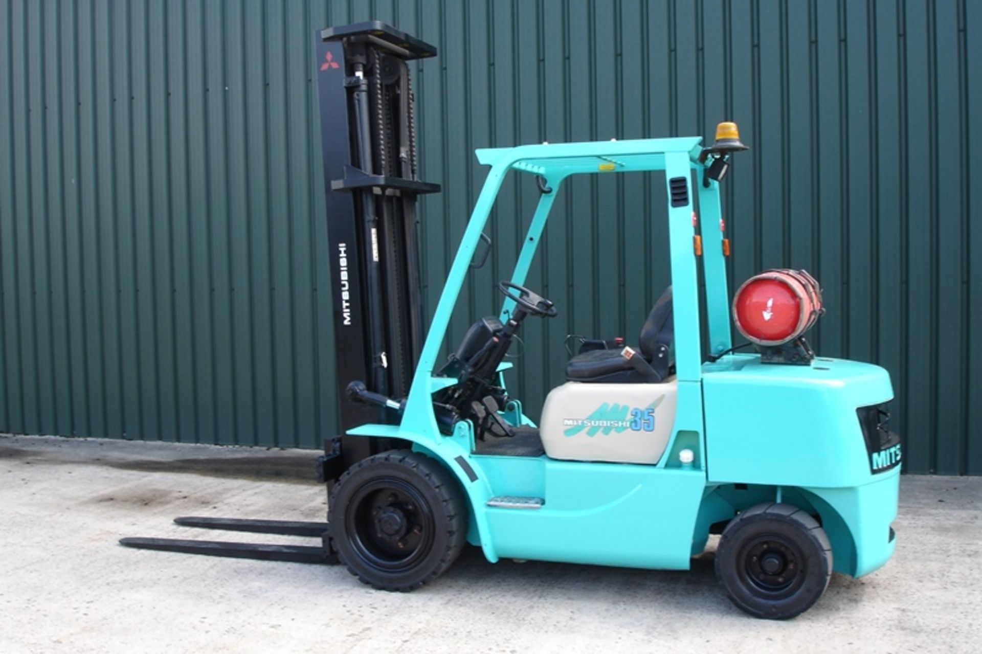 Mitsubishi 3.5 ton forklift