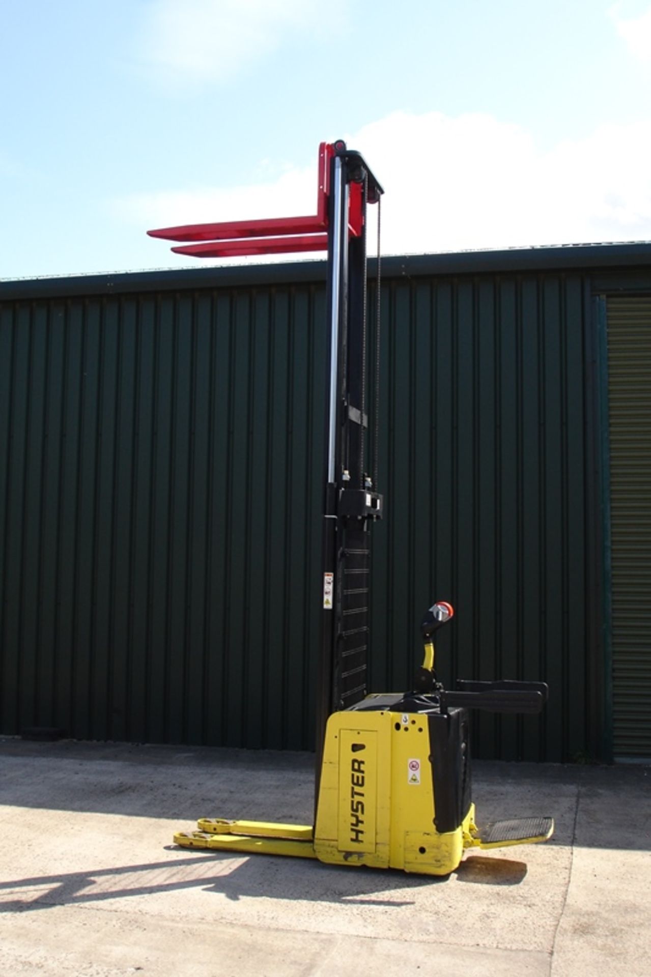 Hyster 1.5 ton Ride on Forklift (2015) - Image 5 of 6