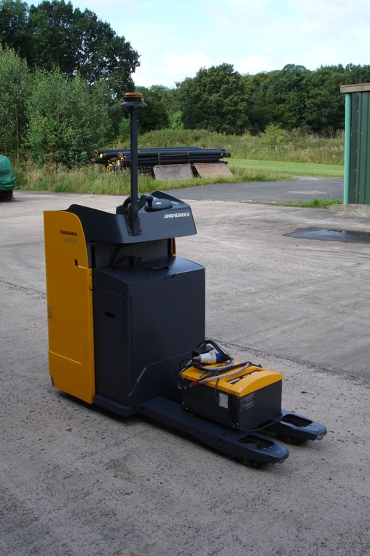 Jungheinrich Ride on Pallet Mover. (2015) - Image 4 of 5