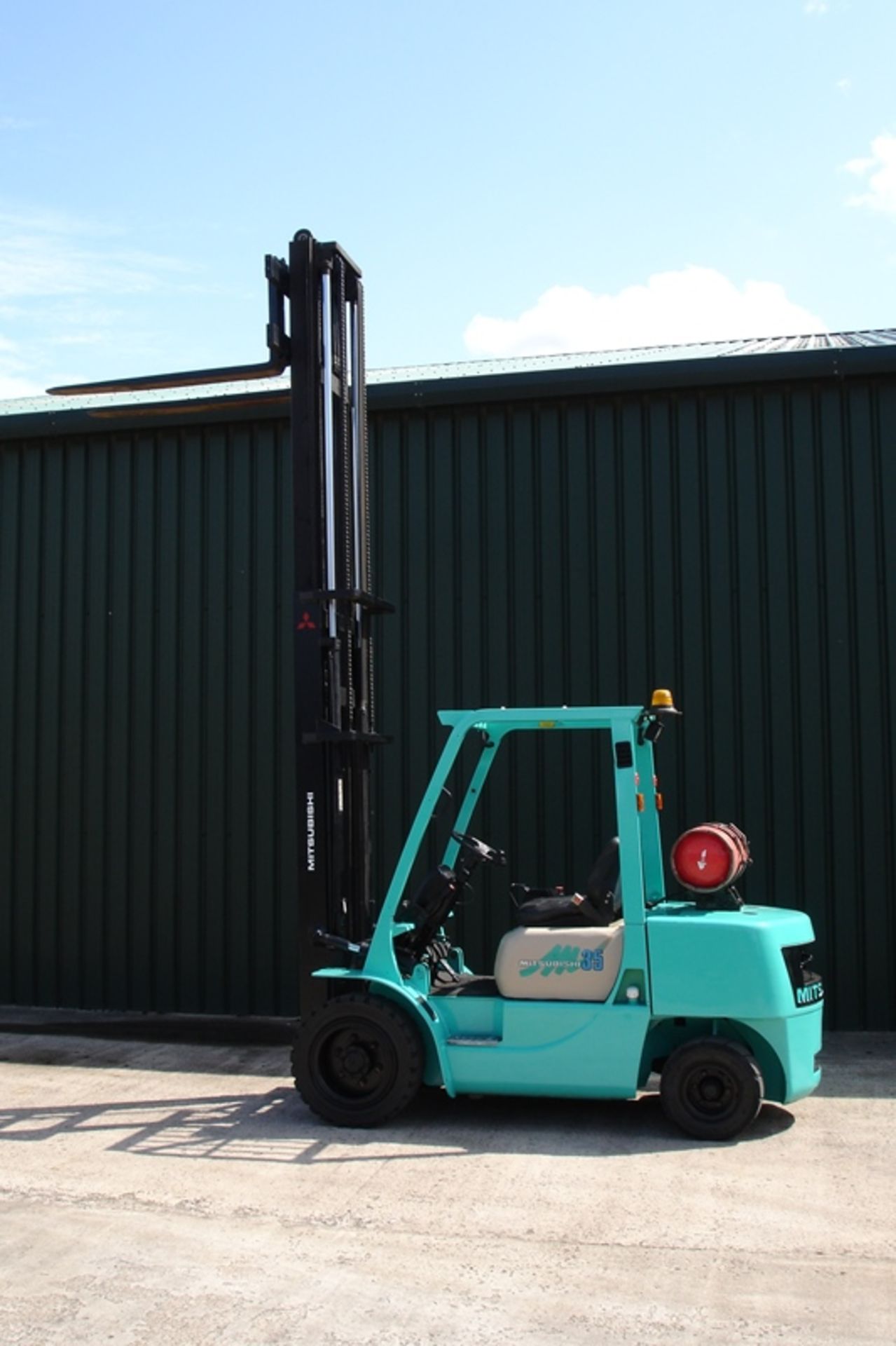 Mitsubishi 3.5 ton forklift - Image 5 of 5