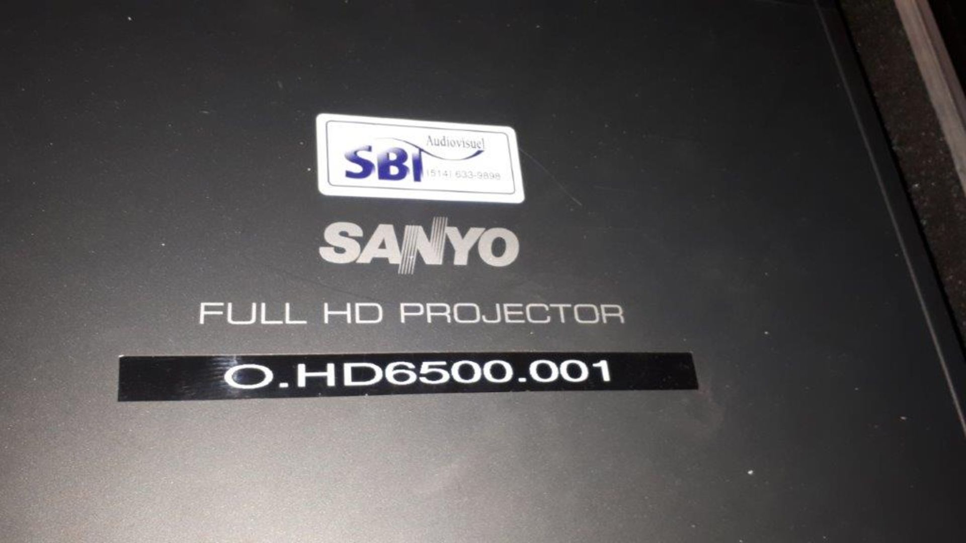 LOT: Projecteur HD 6500 lumens Sanyo PDG-DHT100L, Lentille 0.8:1 (PDG) Sanyo LNS-W52, incluant… - Image 3 of 6