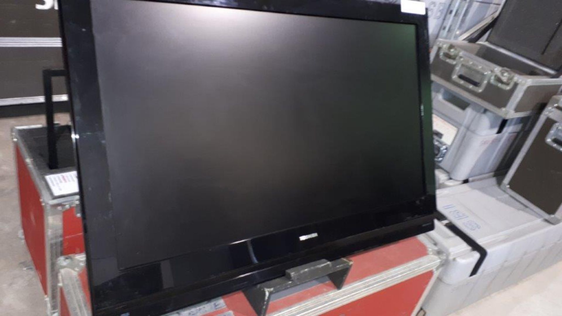 Moniteur / Télévision LCD 42" HD Toshiba Regza 42LZ196 Coffre de transport