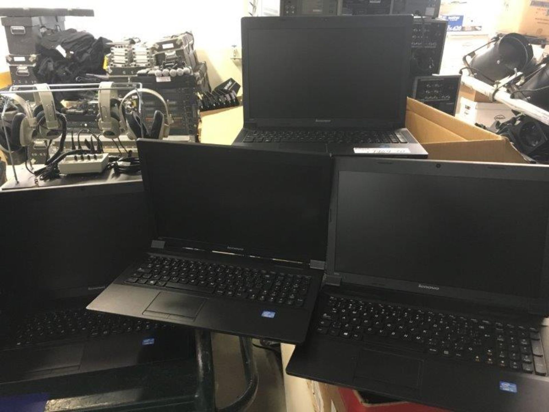 LOT: (4) Laptop Lenovo (MotherBoard Defect) Defect