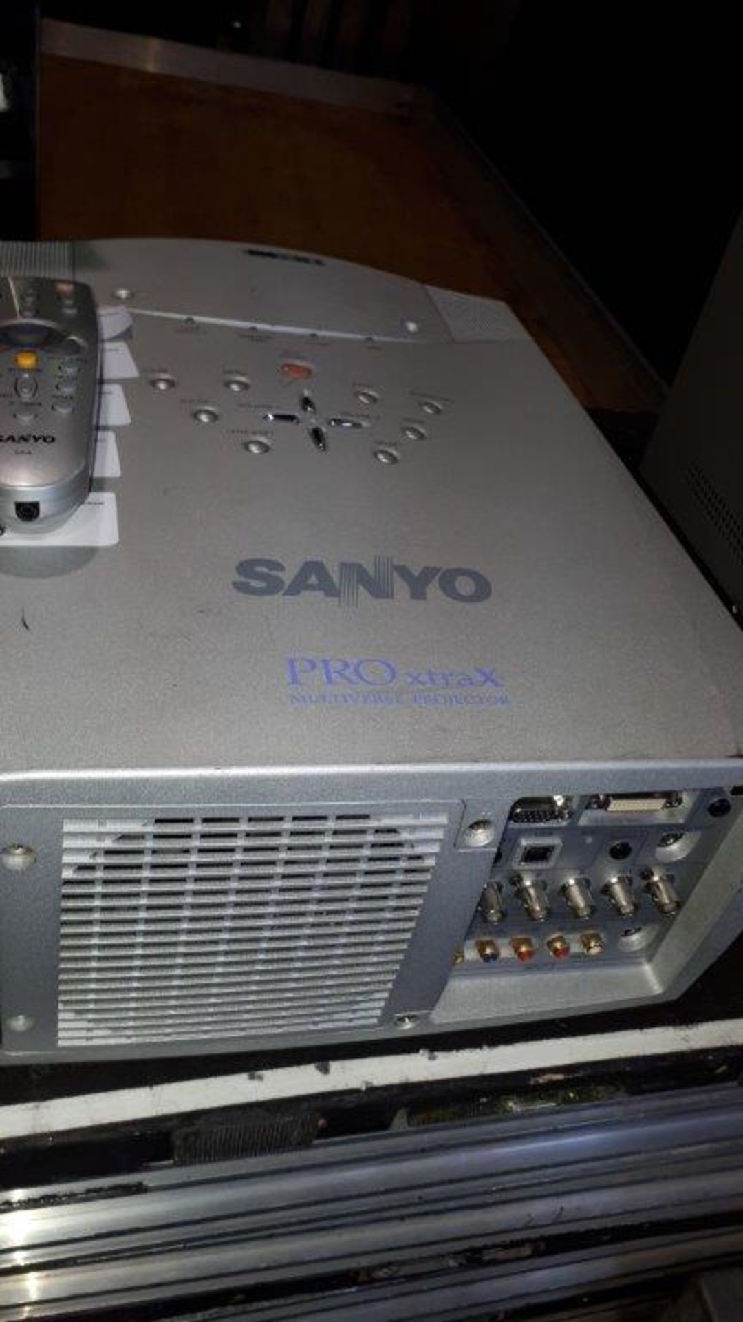 Projecteur Data 2500 lumens XP-40 Sanyo PLC-XP40