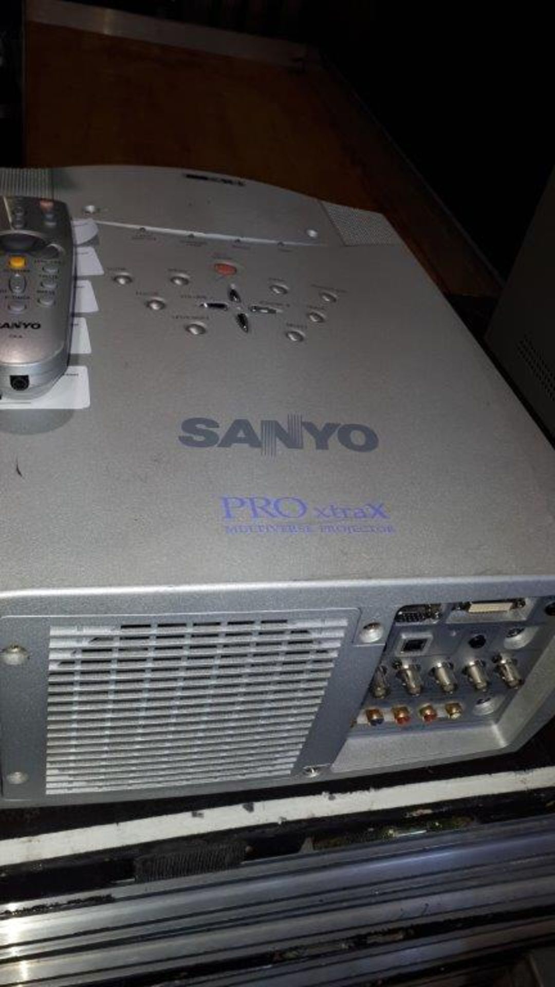 Projecteur Data 2500 lumens XP-40 Sanyo PLC-XP40