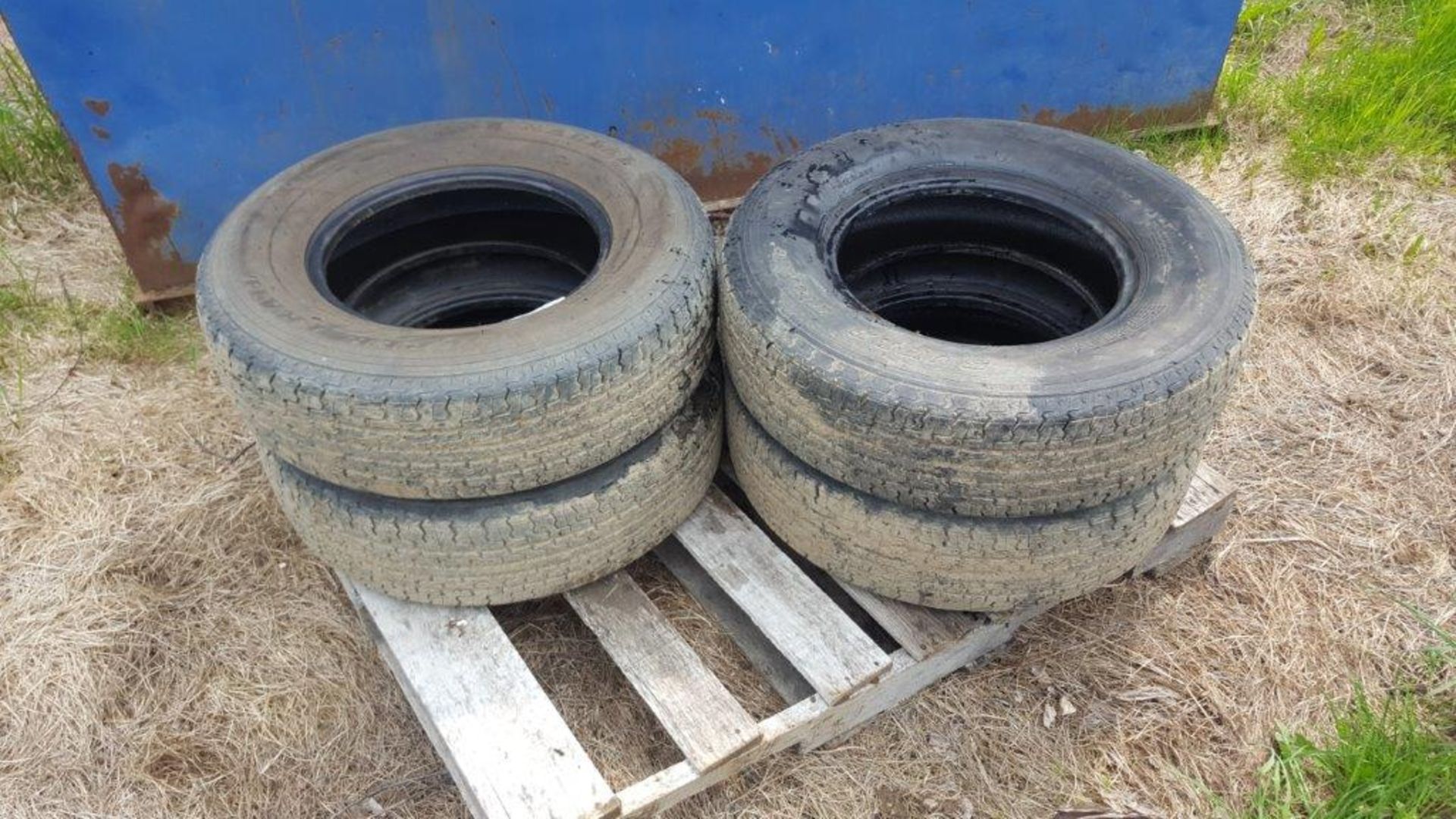 1 lot of 4 trailer tires 225/75r15