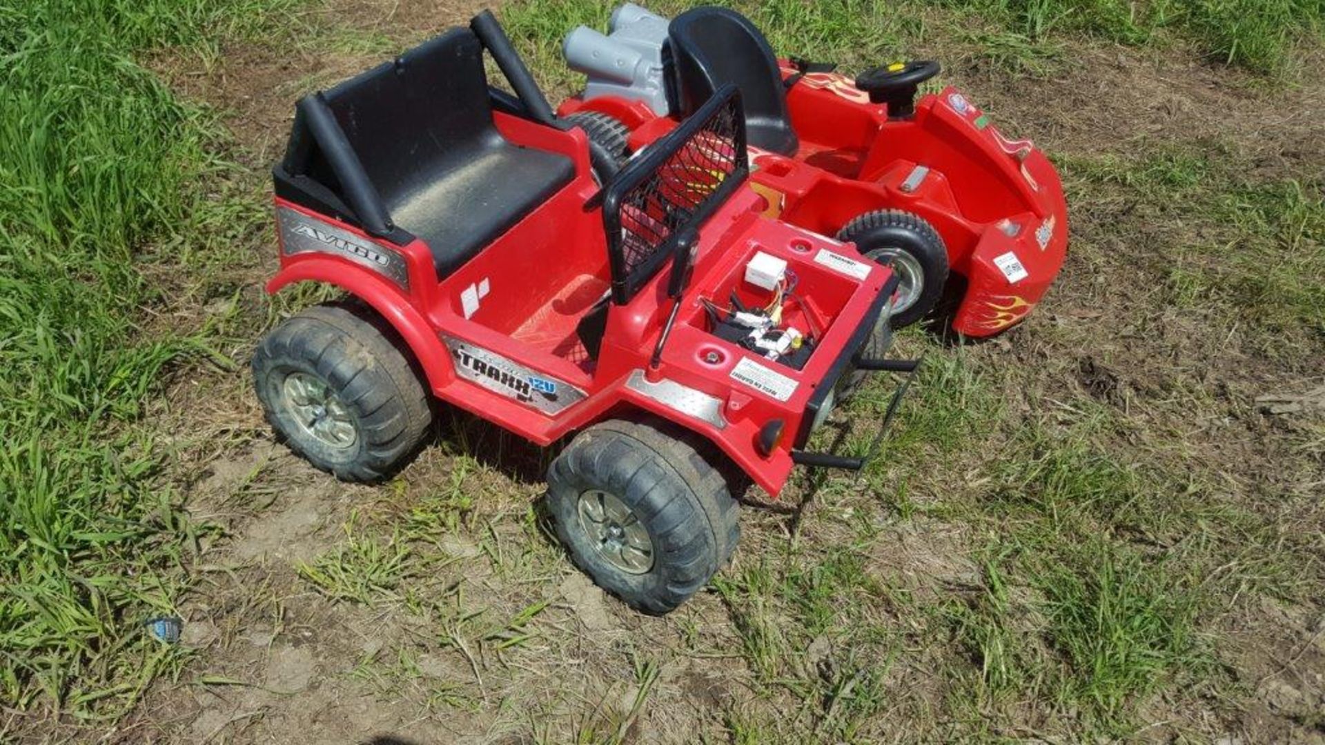 lot of 2 kids electric vehicle - Image 2 of 3