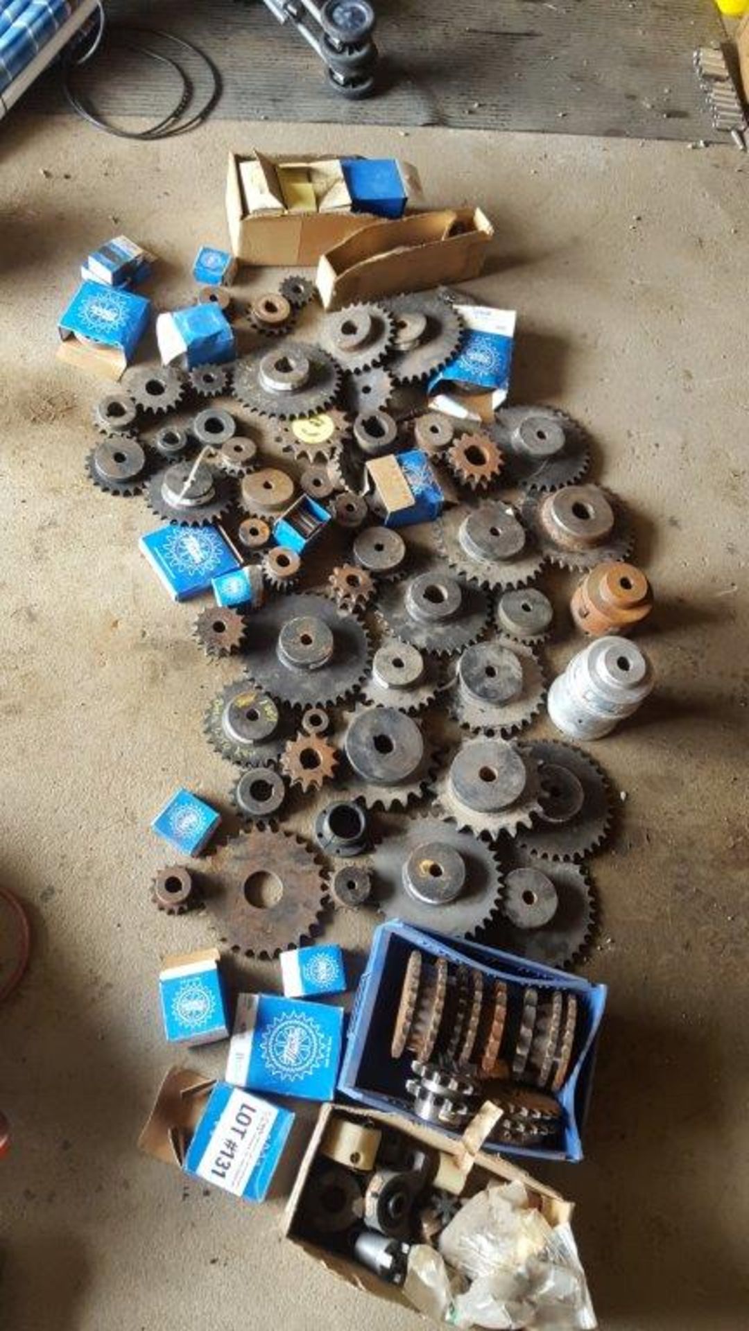 1 large lot of chain sprockets idler, drives