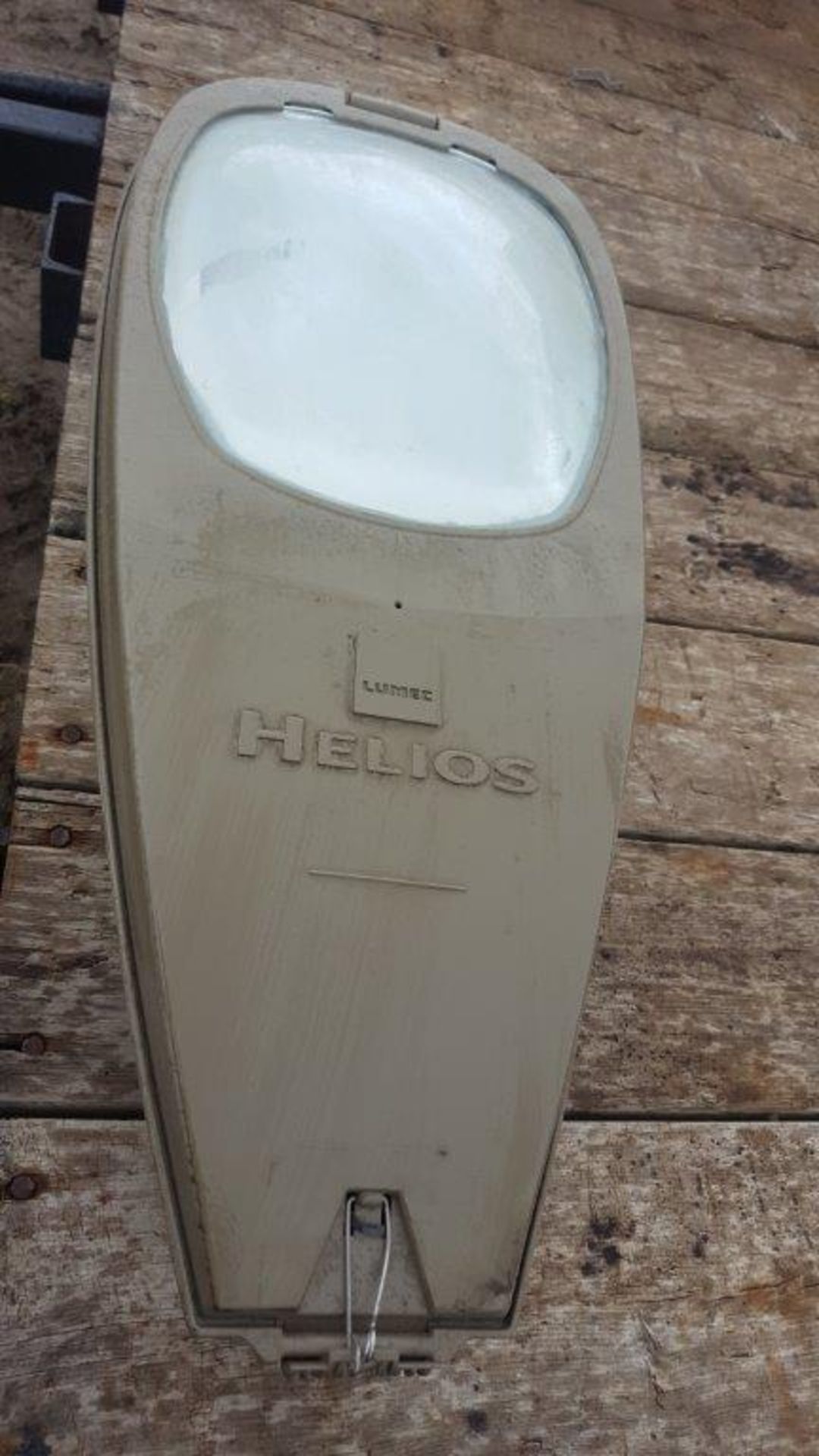 Lot of 4 Helios street light Lumec