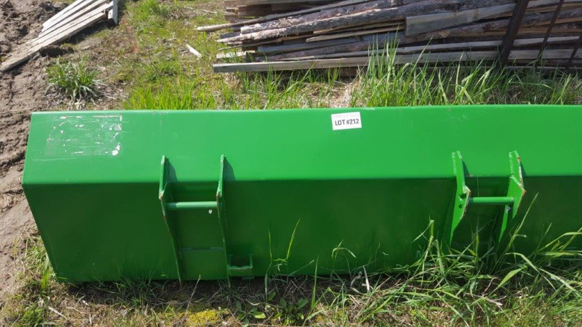 NEW John Deere Tractor bucket 7 feet - Image 3 of 3