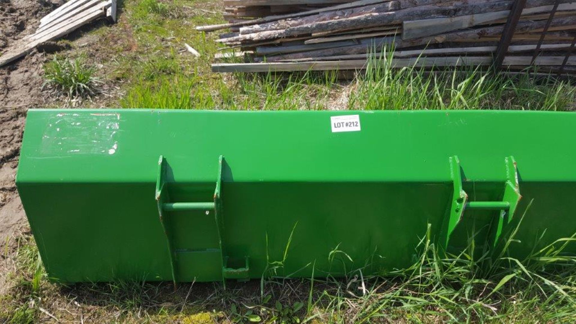 NEW John Deere Tractor bucket 7 feet - Image 2 of 3