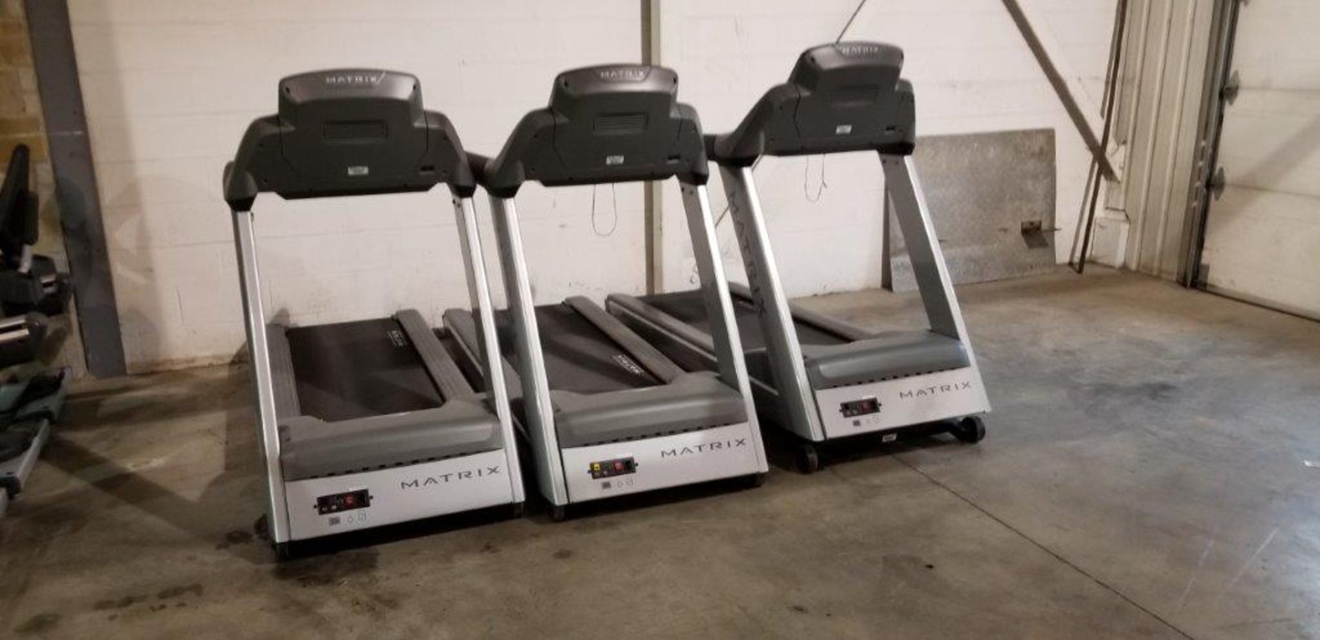 T3x TREADMILL, , 3x/3xe Frame, 110 volt - (right unit shown on group photo)