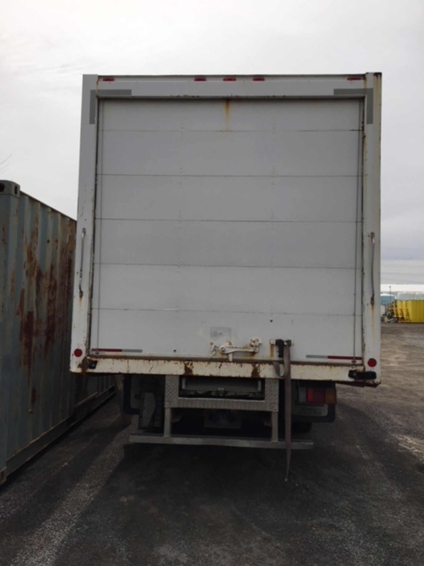 ISUZU Truck, 2010, 20' , approx: 239,000 km. - Image 10 of 12