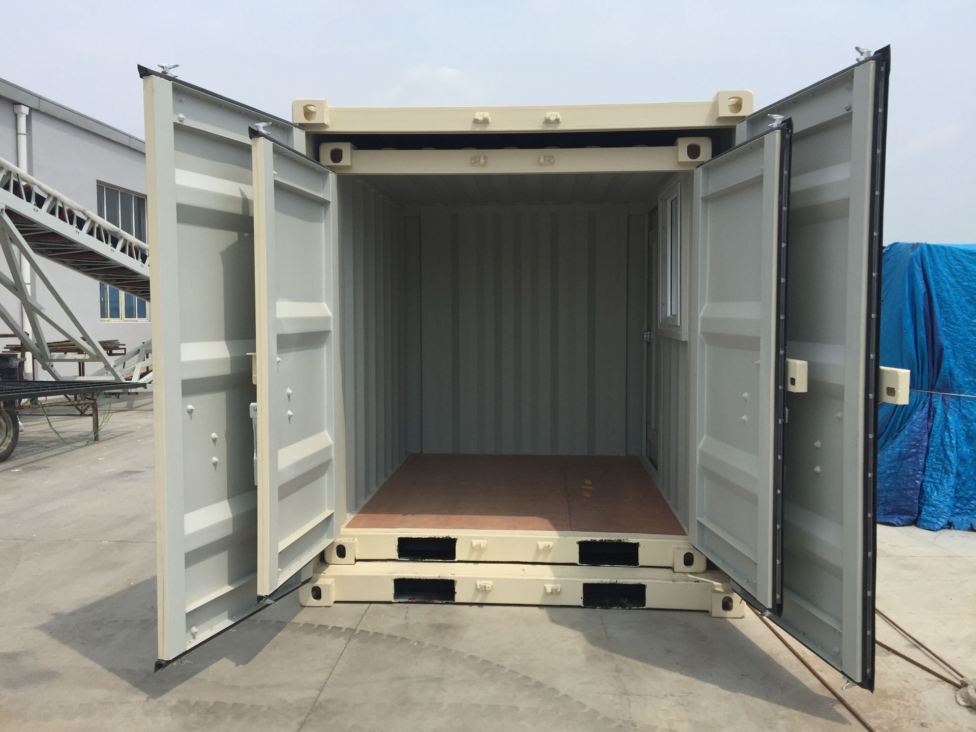 8' Small Container With Door & Window ( 8' x 6'6'' x 7'4''H) - Image 8 of 8