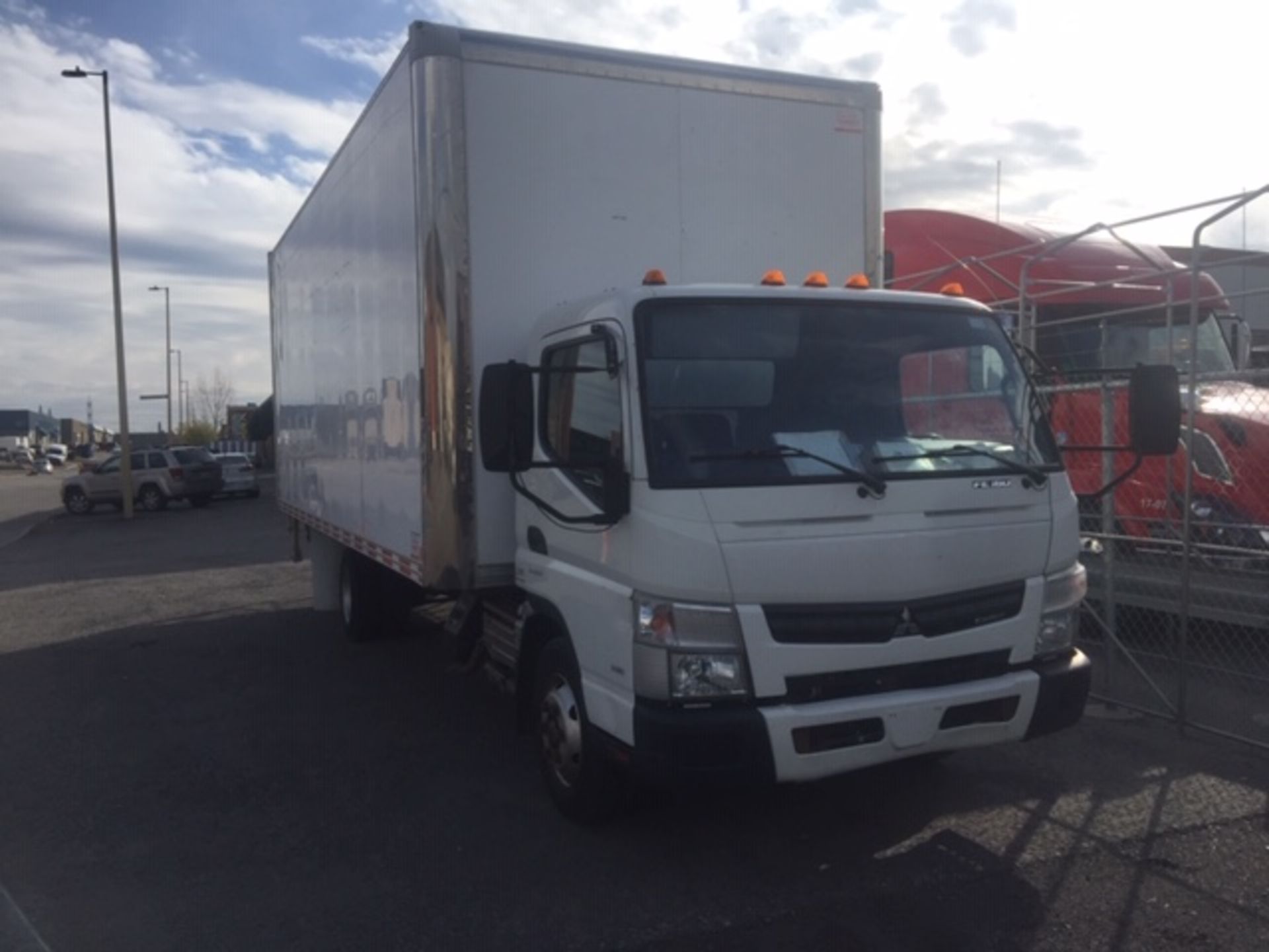 2015 MITSUBISHI FUSO, 142,000 km. (details via photos)