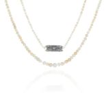 AN ANTIQUE NATURAL SALTWATER PEARL AND DIAMOND NECKLACE in platinum or white gold, comprising a