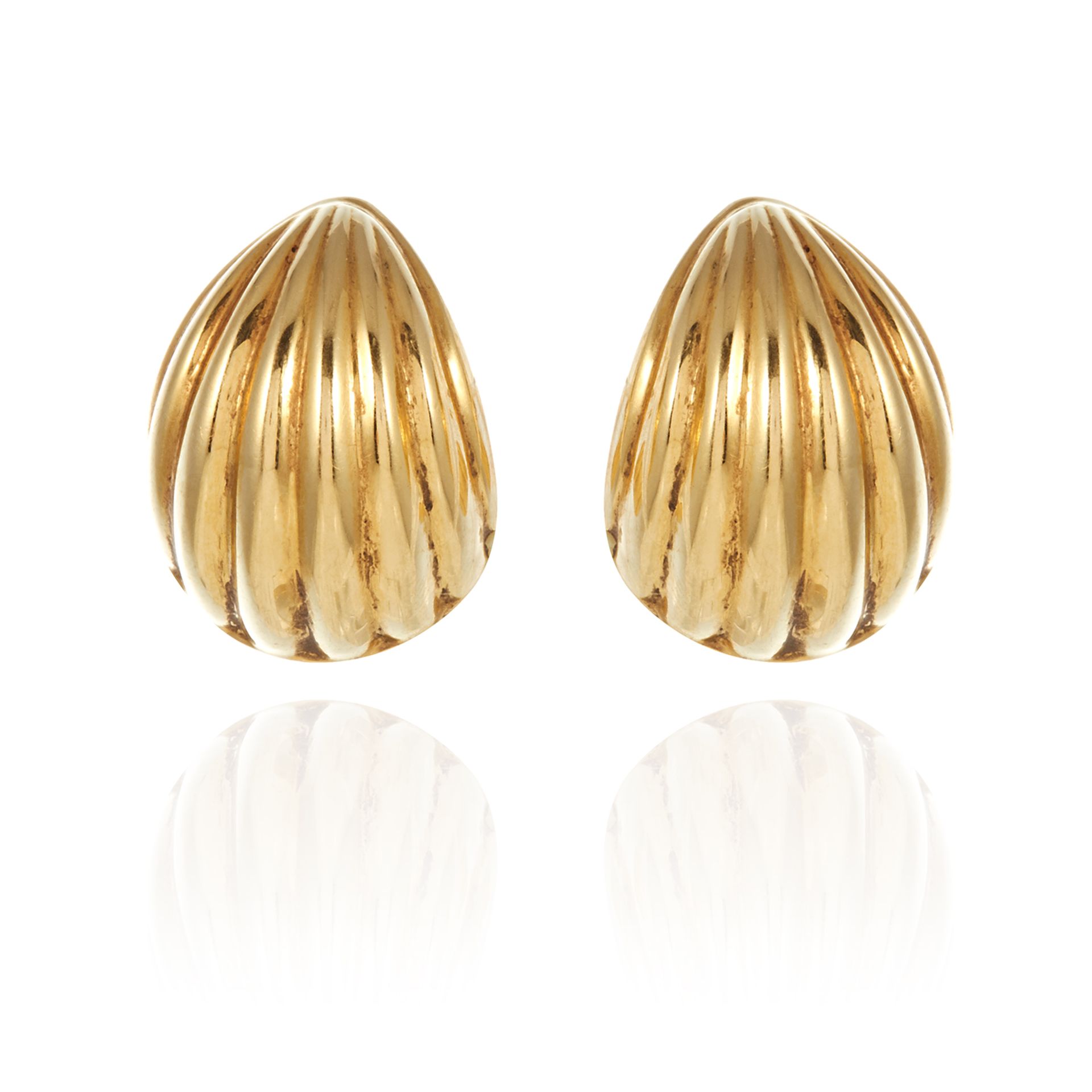 A PAIR OF SHELL EARRINGS in 18ct yellow gold, each tapering body with fluted shell decoration,