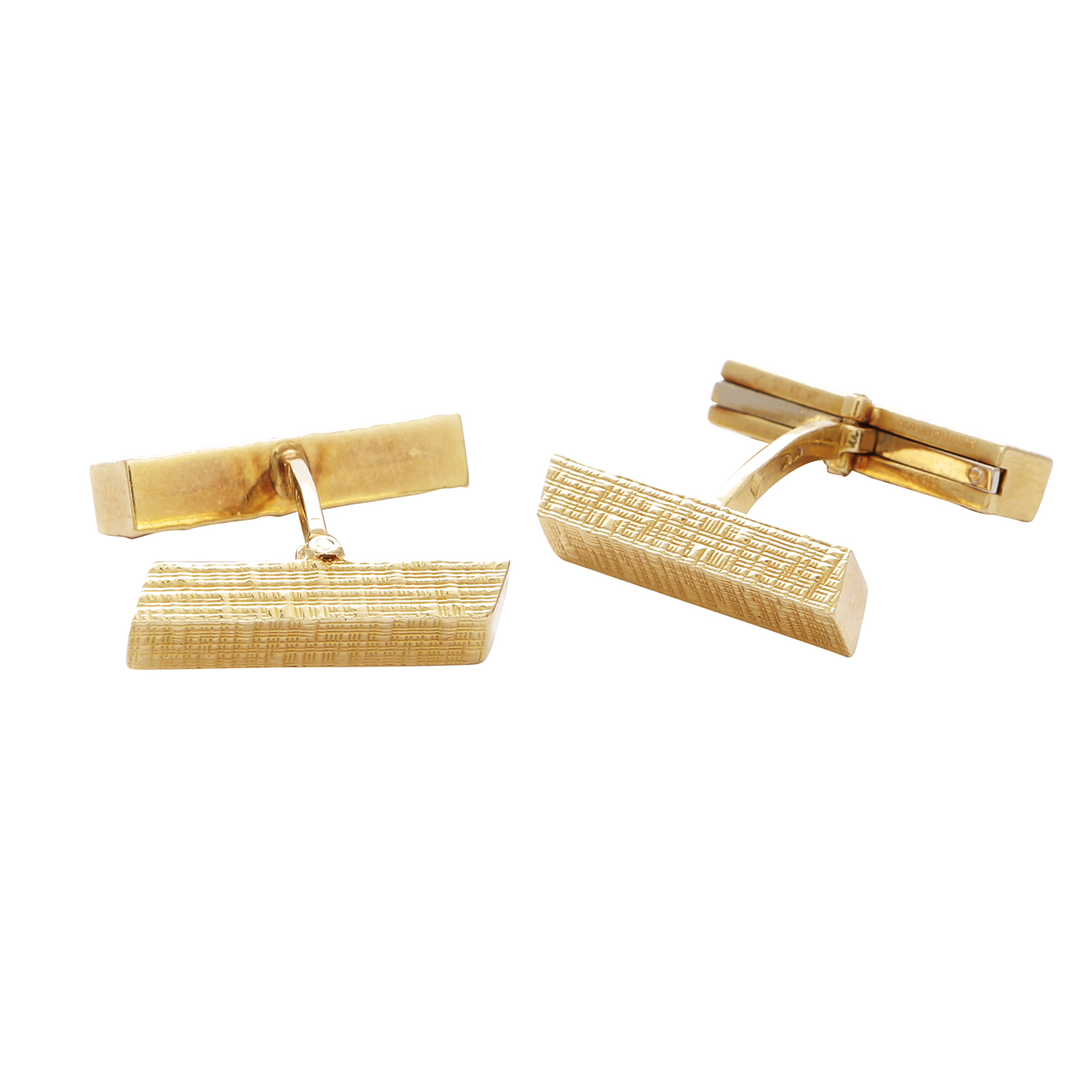 A PAIR OF VINTAGE CUFFLINKS in 18ct yellow gold, each formed of two textured batons, French assay