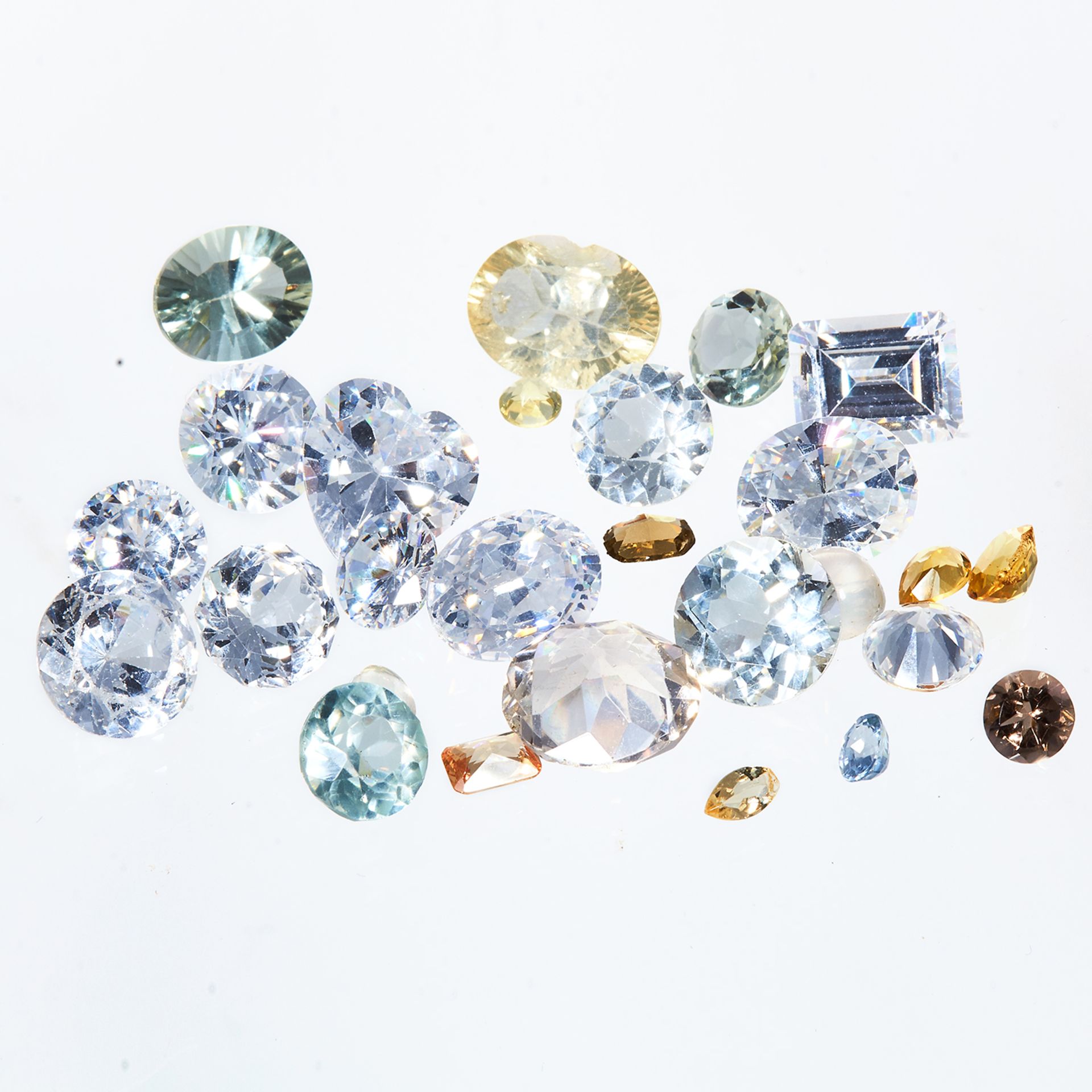 A 99.50 CARAT PARCEL OF GEMSTONES including moonstone, citrine, green quartz, CZ, etc.