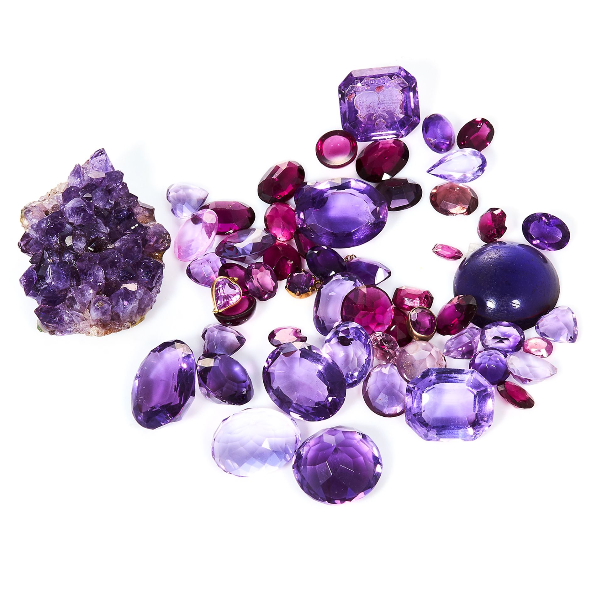 A 214.10 CARAT PARCEL OF GEMSTONES mostly including amethysts