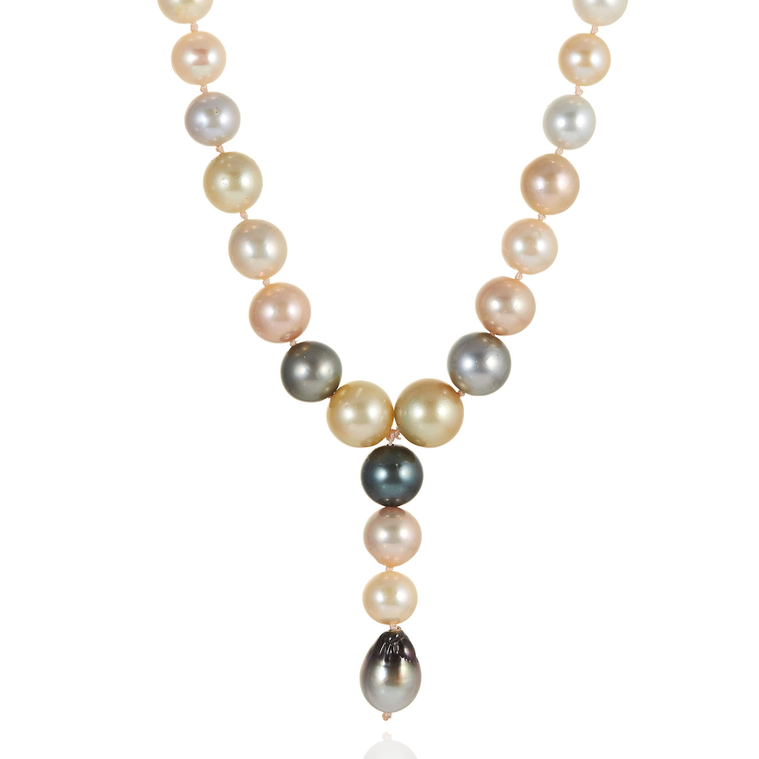 A PEARL NECKLACE in yellow gold comprising a row of thirty-six graduated cream, grey and pink pearls