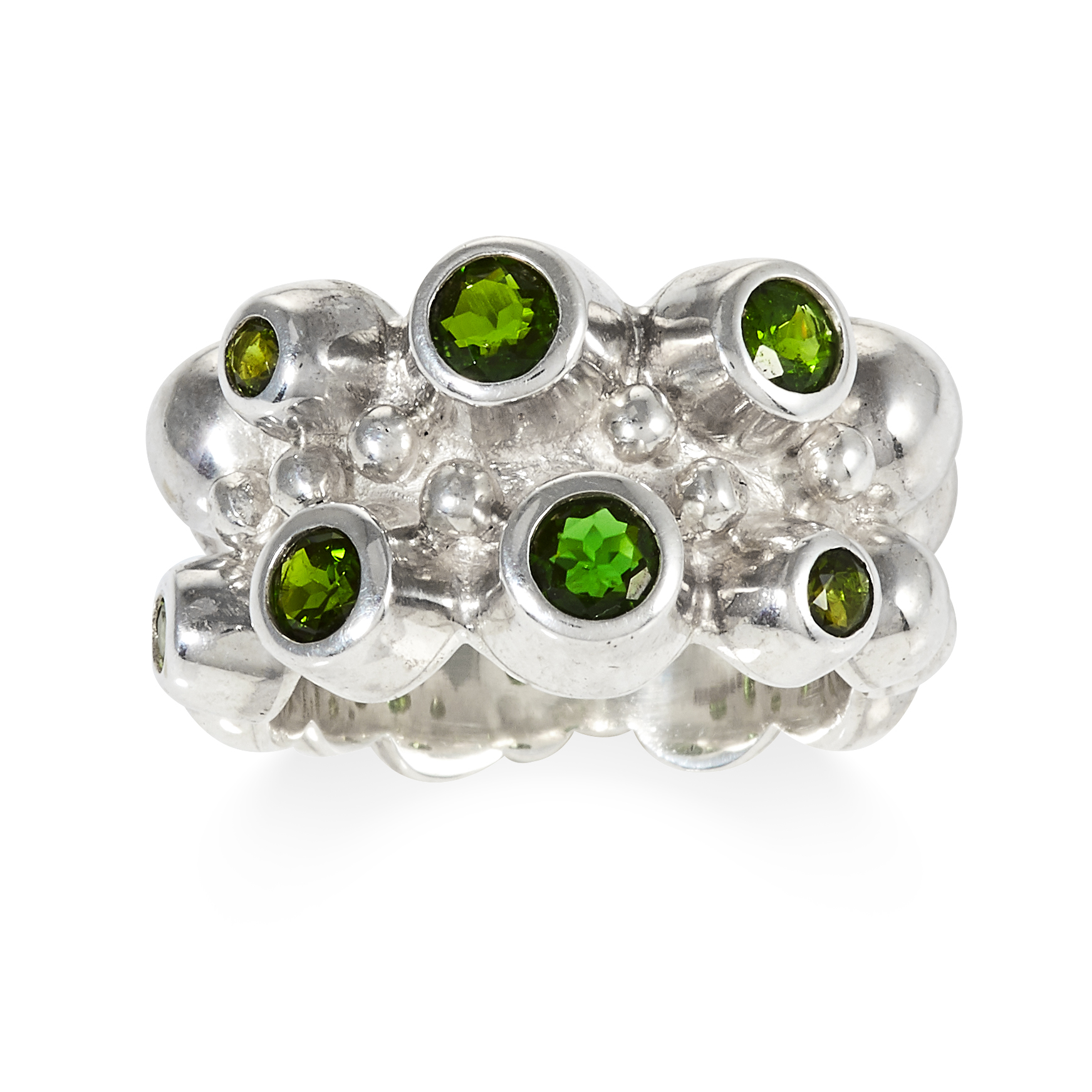 A DIOPSIDE RING in sterling silver, set with seven round cut diopside, in bubble form, size O / 7,
