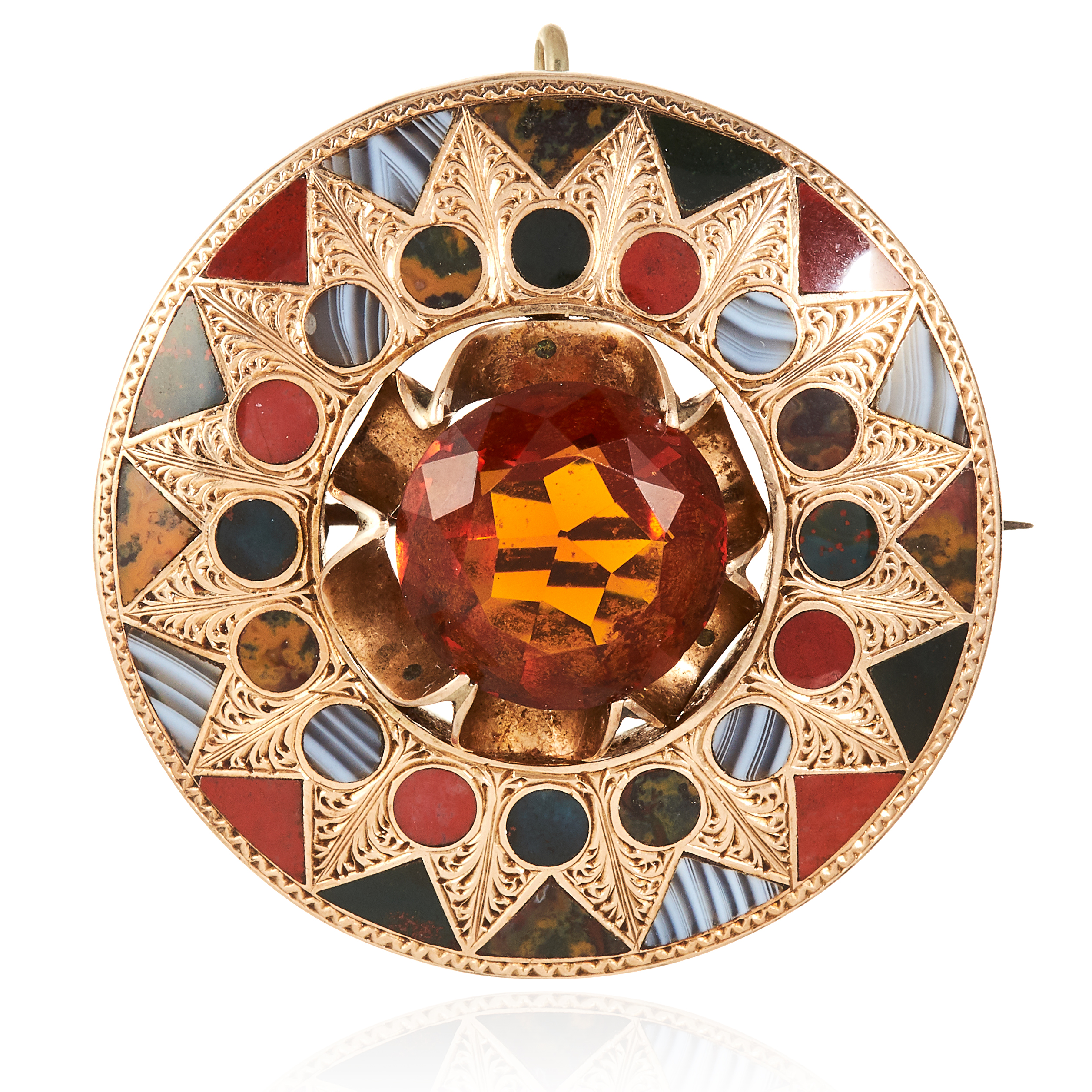 A CITRINE AND AGATE BROOCH / PENDANT, 19TH CENTURY in yellow gold, set with a central citrine and