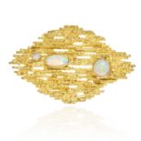AN OPAL BROOCH / PENDANT, TIFFANY AND CO, CIRCA 1970 in 18ct yellow gold, in Brutalist style, the