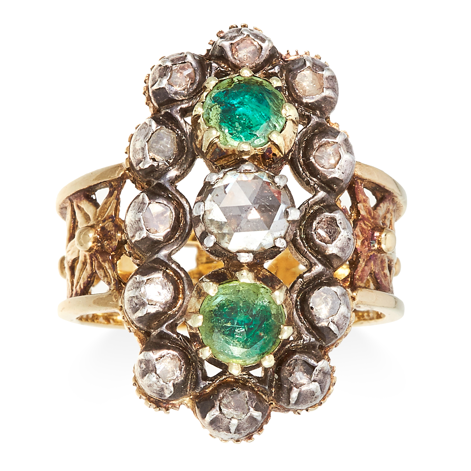 AN ANTIQUE EMERALD AND DIAMOND RING in high carat yellow gold, jewelled with two round cut