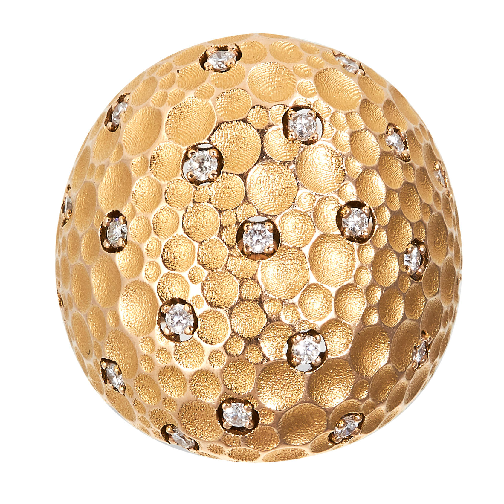 A DIAMOND BOMBE RING in 18ct yellow gold, comprising of a textured design jewelled with twenty one