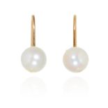 A PAIR OF PEARL EARRINGS in 9ct yellow gold, each set with a pearl of 6.2mm, stamped 375, 1.8cm, 1.