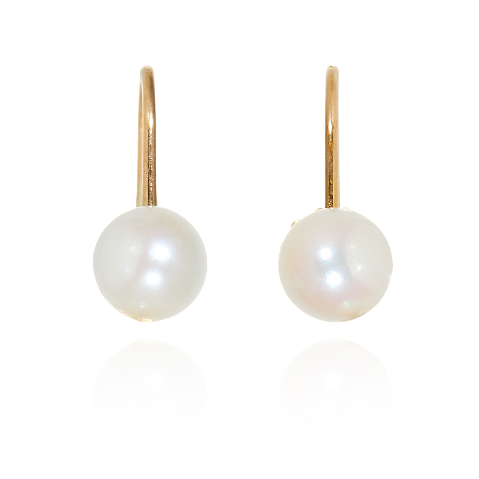 A PAIR OF PEARL EARRINGS in 9ct yellow gold, each set with a pearl of 6.2mm, stamped 375, 1.8cm, 1.