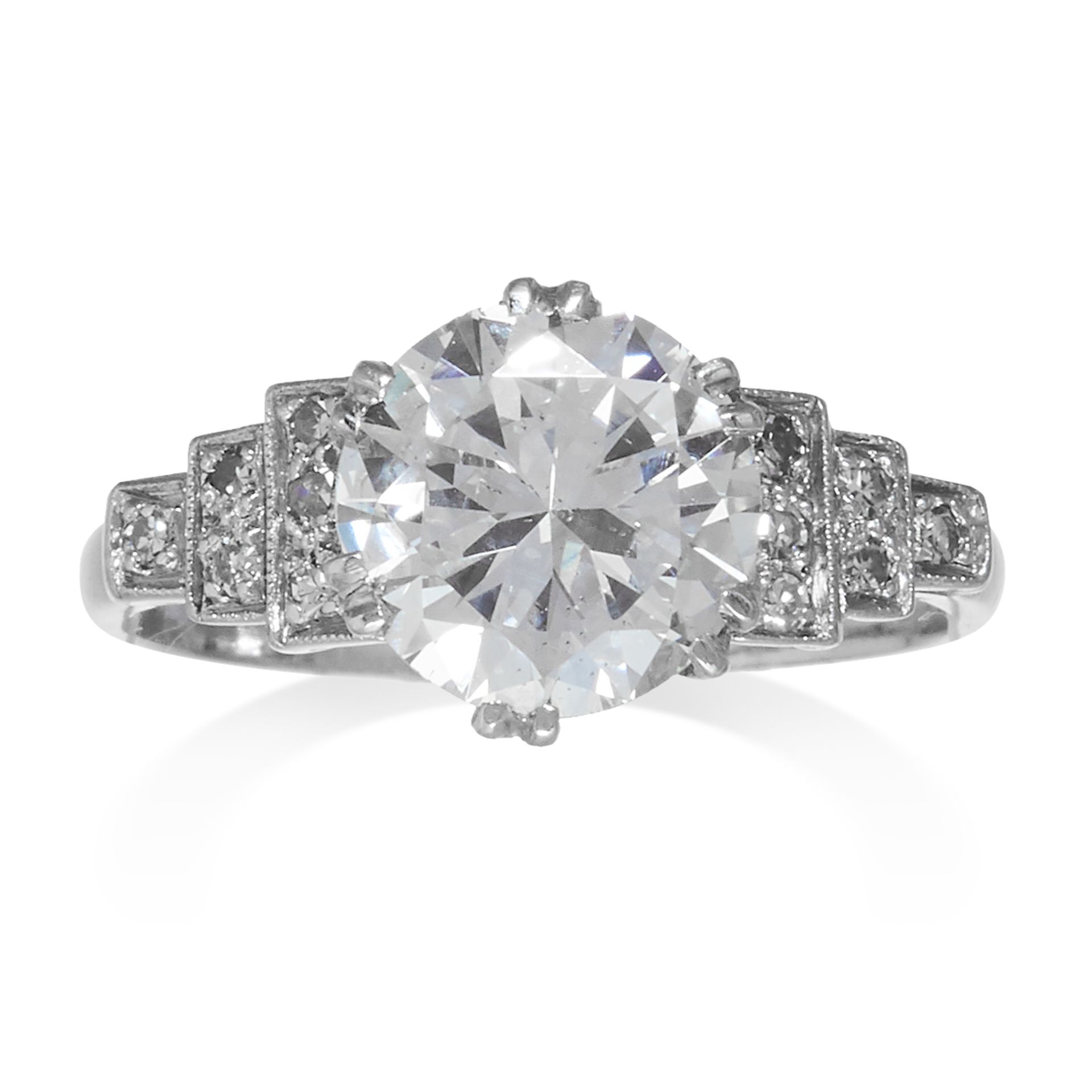 AN ANTIQUE 2.11 CARAT DIAMOND RING CIRCA 1930 in platinum set with a round cut diamond of 2.11