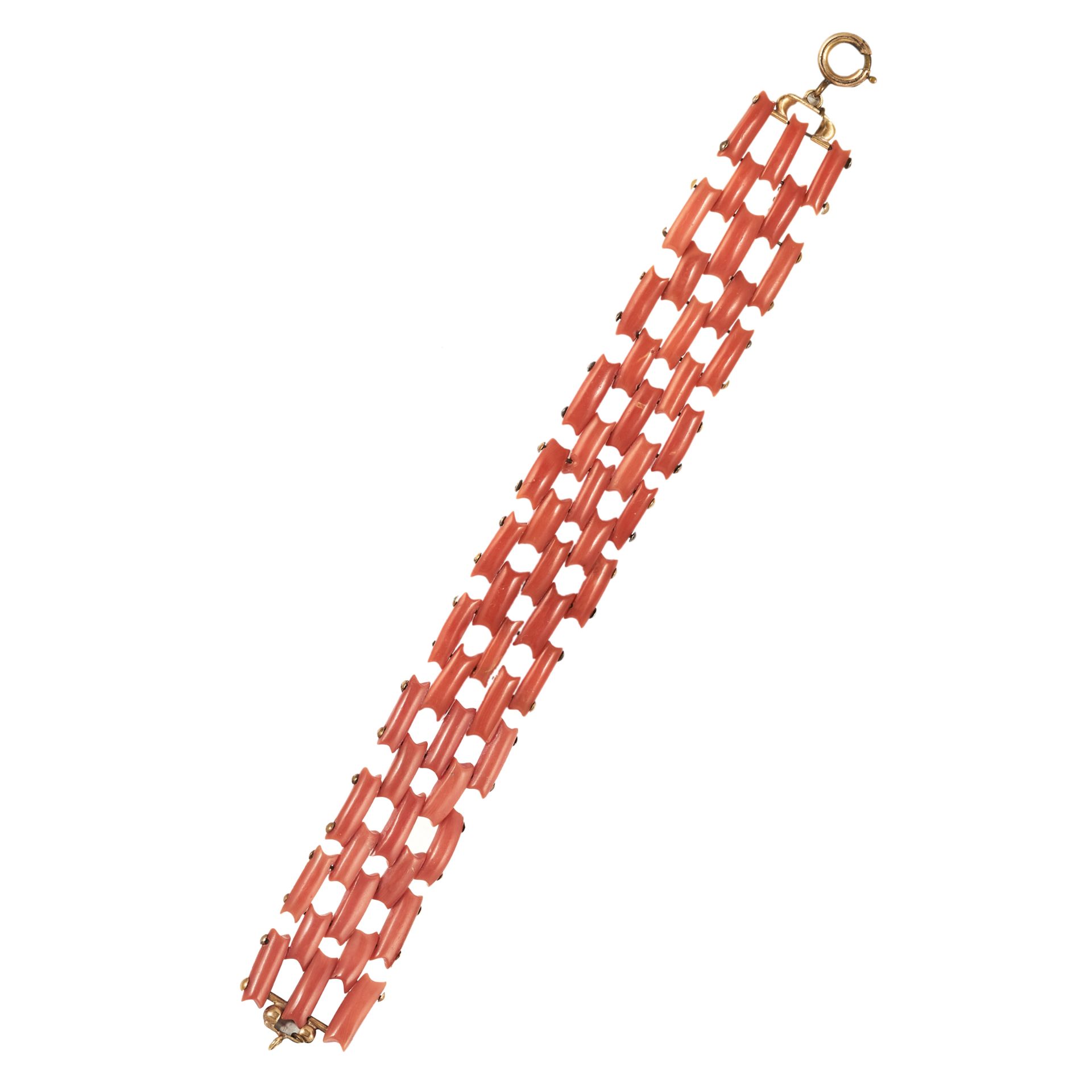 AN ANTIQUE CORAL GATE LINK BRACELET, CIRCA 1830 formed of alternating openwork carved links, 17.5cm,