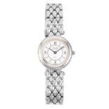 A LADIES WRIST WATCH, VAN CLEEF AND ARPELS in 18ct white gold, with white dial, signed Van Cleef and