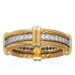 A DIAMOND RING in 18ct yellow gold, in rope design, set with round cut diamonds totalling