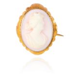 AN ANTIQUE CAMEO BROOCH in yellow gold, depicting Grecian lady, marked indistinctly, 3.1cm, 5.35g.