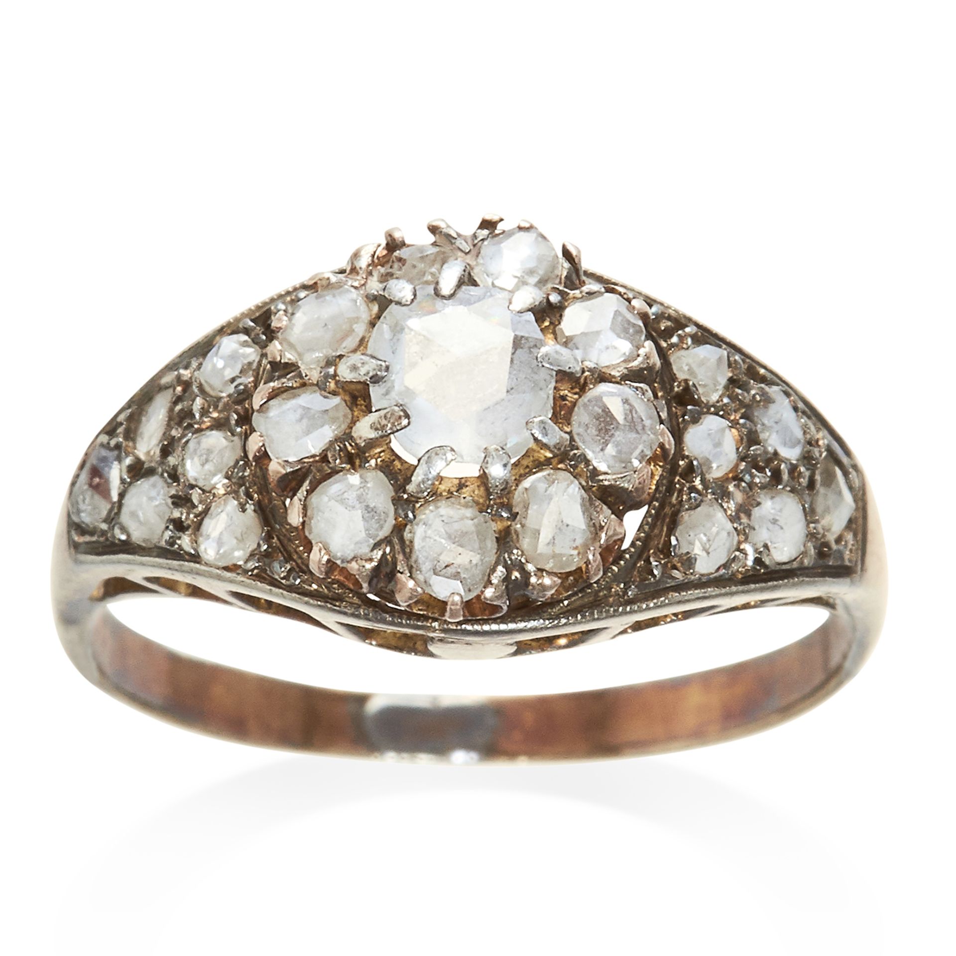 AN ANTIQUE DIAMOND CLUSTER RING in yellow gold, set with rose cut diamonds, unmarked, size N / 7,