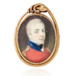 AN ANTIQUE PORTRAIT MINIATURE BROOCH, EARLY 19TH CENTURY in yellow gold, the oval painted