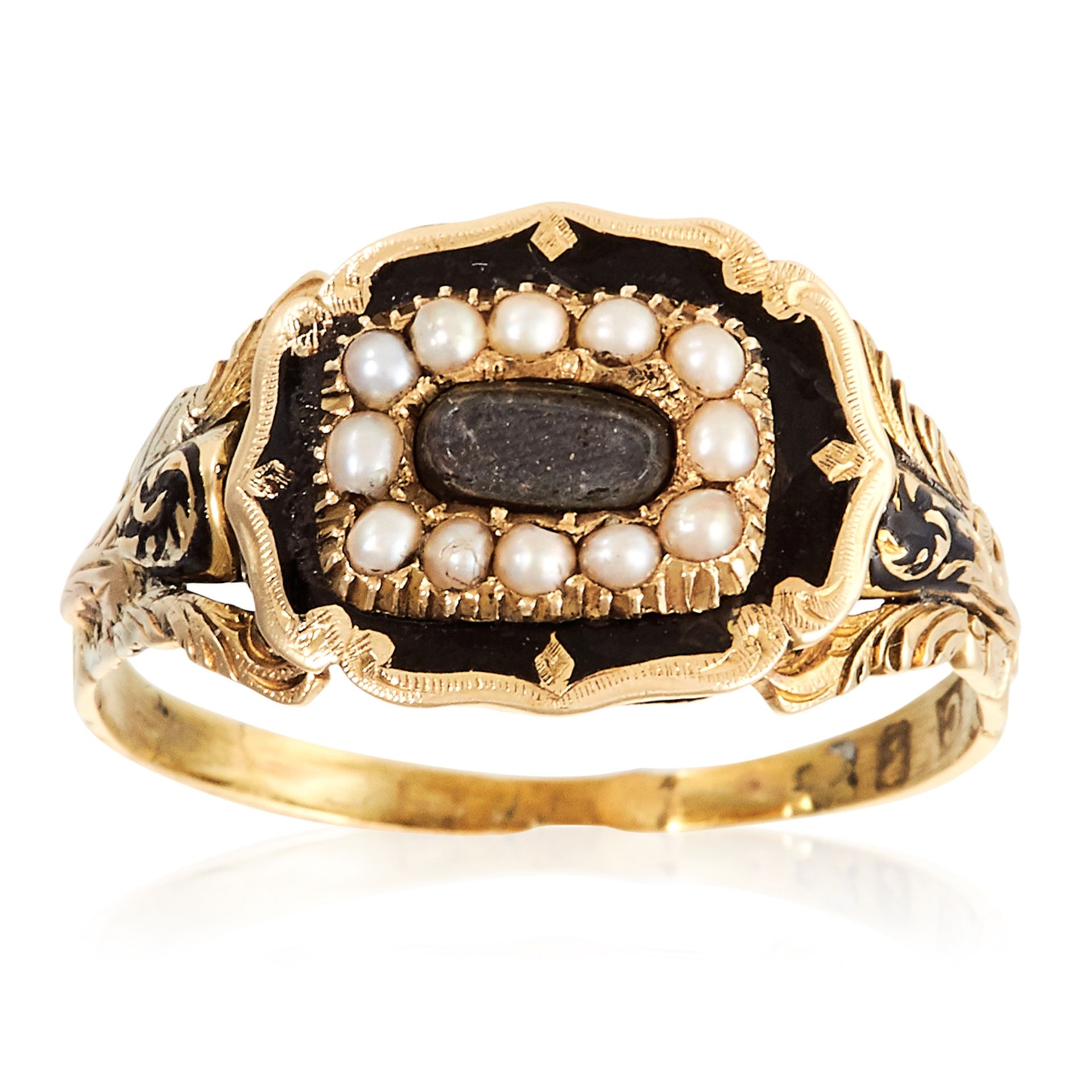 AN ANTIQUE HAIRWORK, PEARL AND ENAMEL MOURNING RING, CIRCA 1840 in high carat yellow gold, set