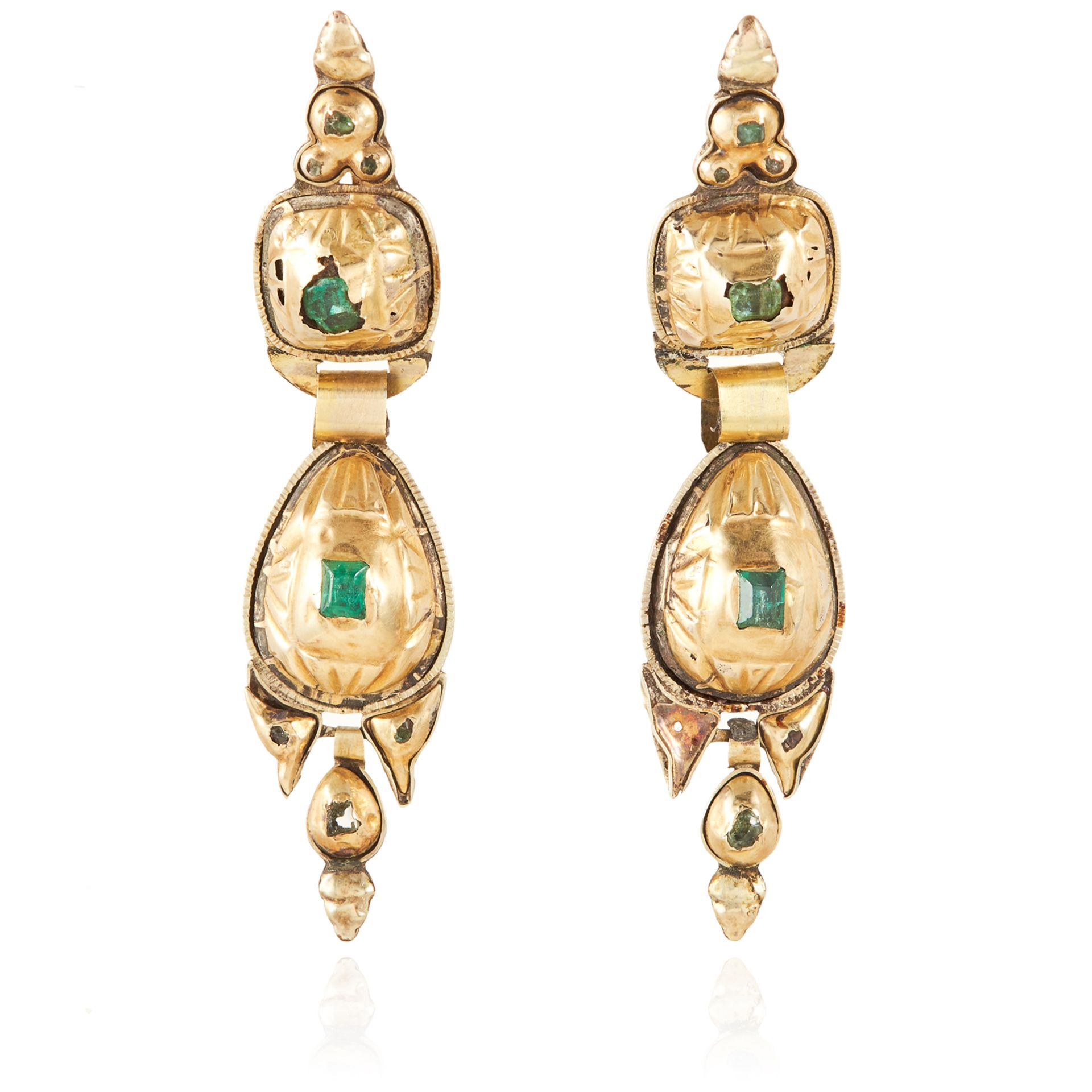 A PAIR OF SPANISH EMERALD EARRINGS, CATALAN CIRCA 1800 in high carat yellow gold, the articulated