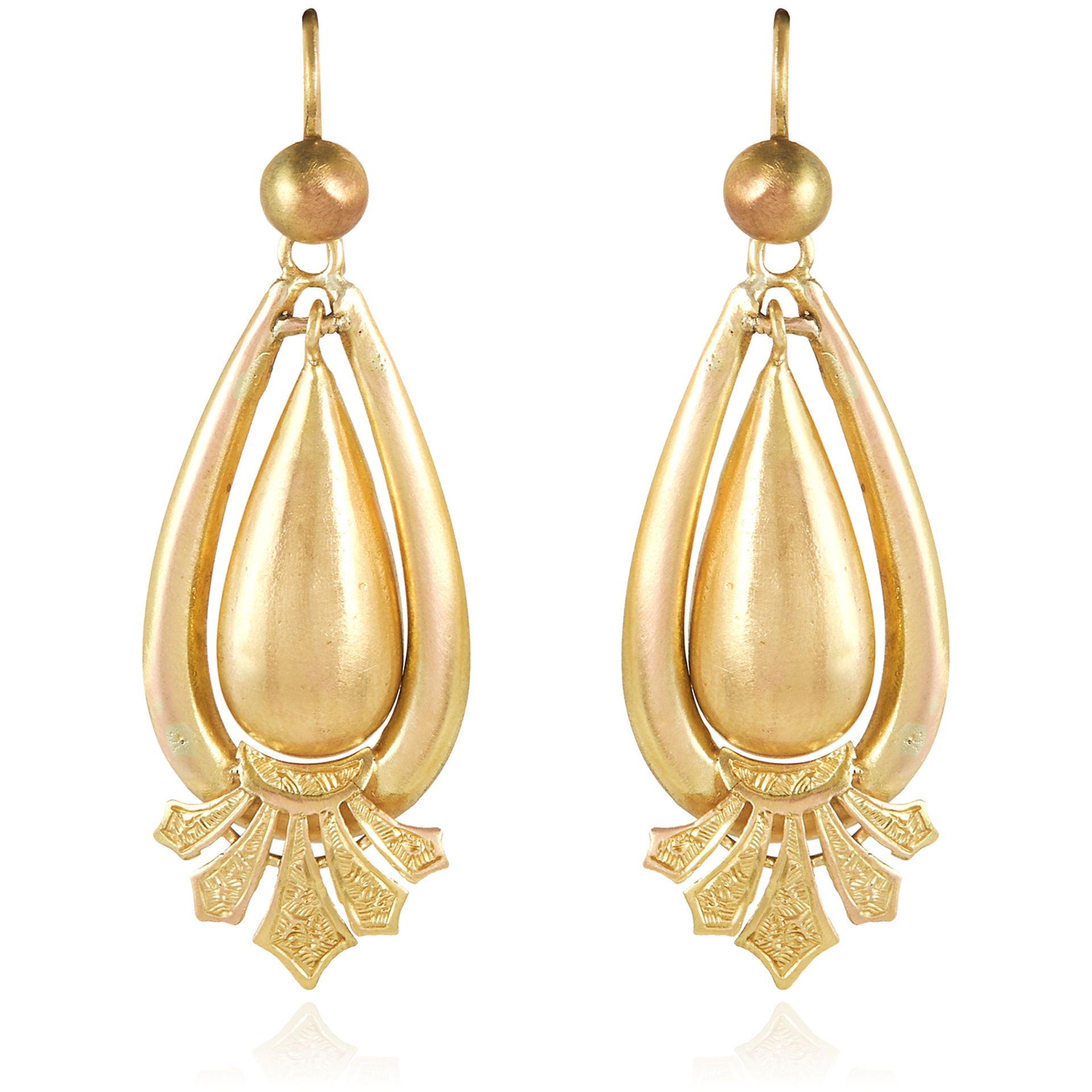 A PAIR OF ANTIQUE GOLD EARRINGS in yellow gold, in teardrop form, with articulated gold drop,