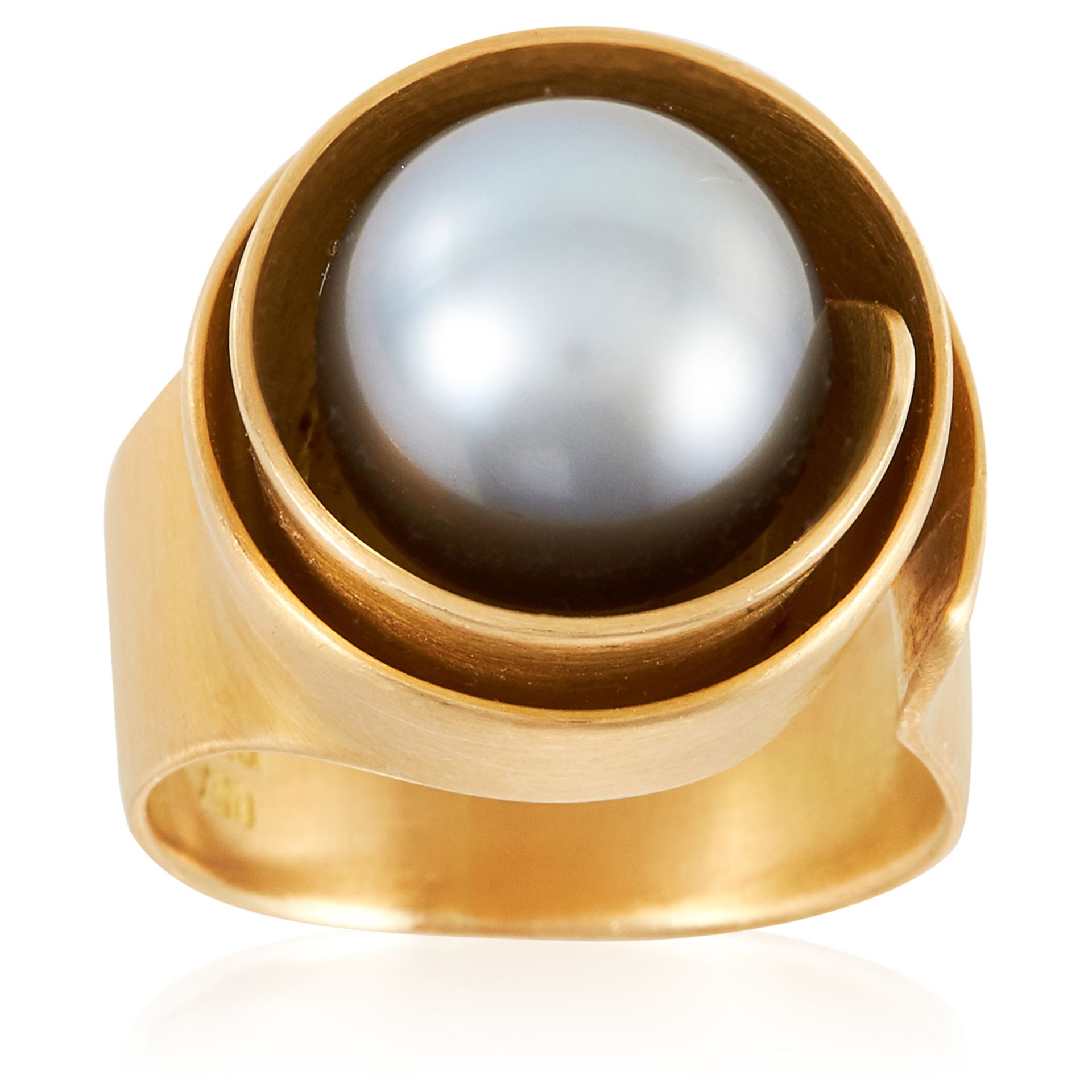 A PEARL RING in 18ct yellow gold, set with a 10.7mm great pearl within an abstract scrolling