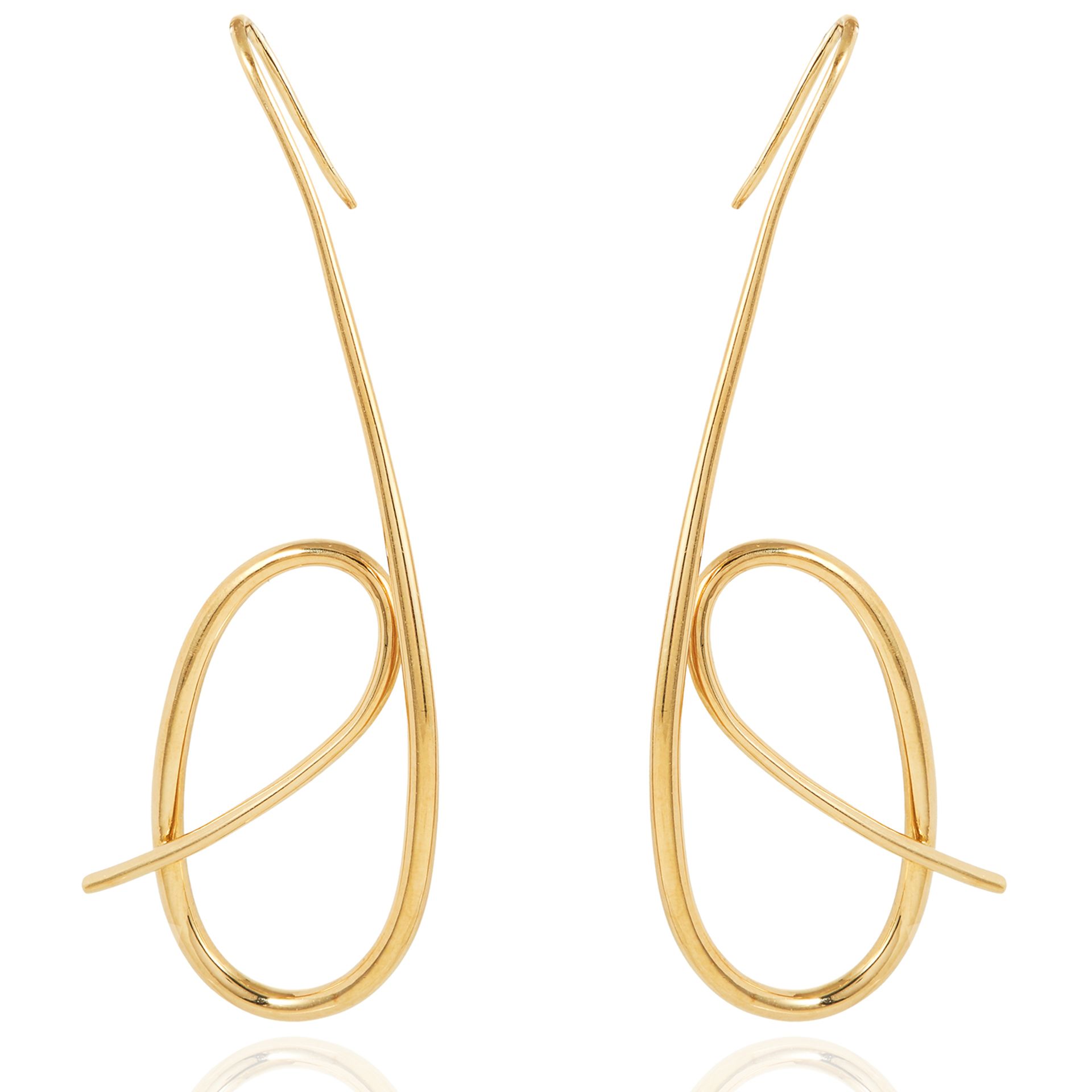 A PAIR OF GOLD EARRINGS in 18ct yellow gold, of overlapping loop design, British import marks, 8.