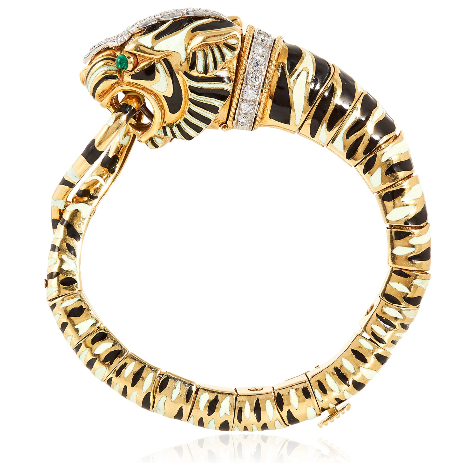 AN EMERALD, DIAMOND AND ENAMEL TIGER BRACELET in yellow gold, depicting a tiger enamelled in white - Bild 2 aus 2