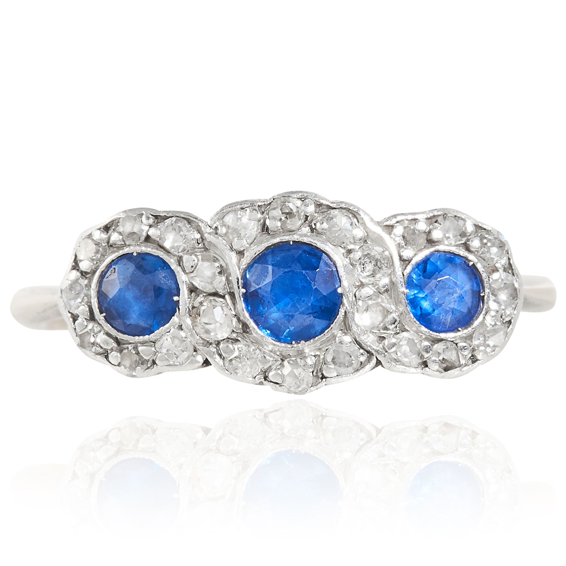 AN ANTIQUE SAPPHIRE AND DIAMOND CLUSTER RING in high carat yellow gold, set with a trio of